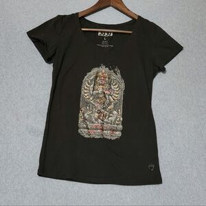 Juju cultural tee shirt. Size large